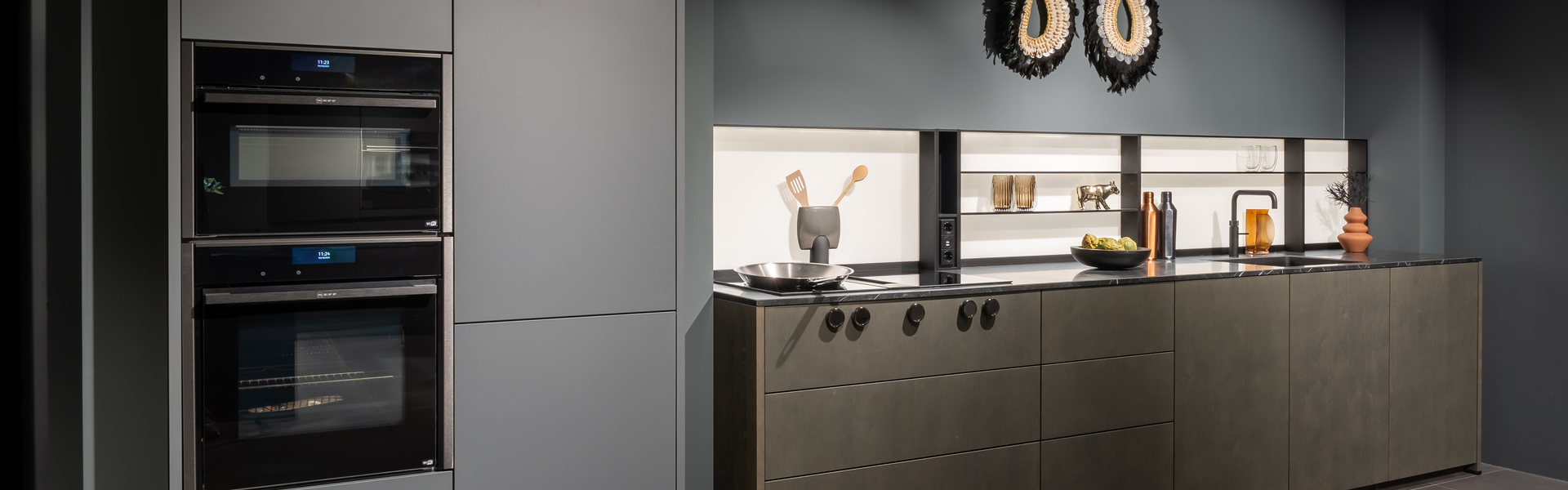 stijlvolle next125 keuken met veel kastruimte en geavanceerde apparatuur stijlvolle next125 keuken met veel kastruimte en geavanceerde apparatuur