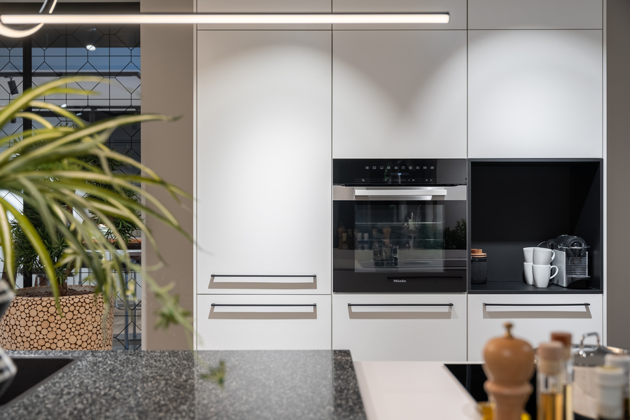 SieMatic in Lotus wit met zwarte accenten